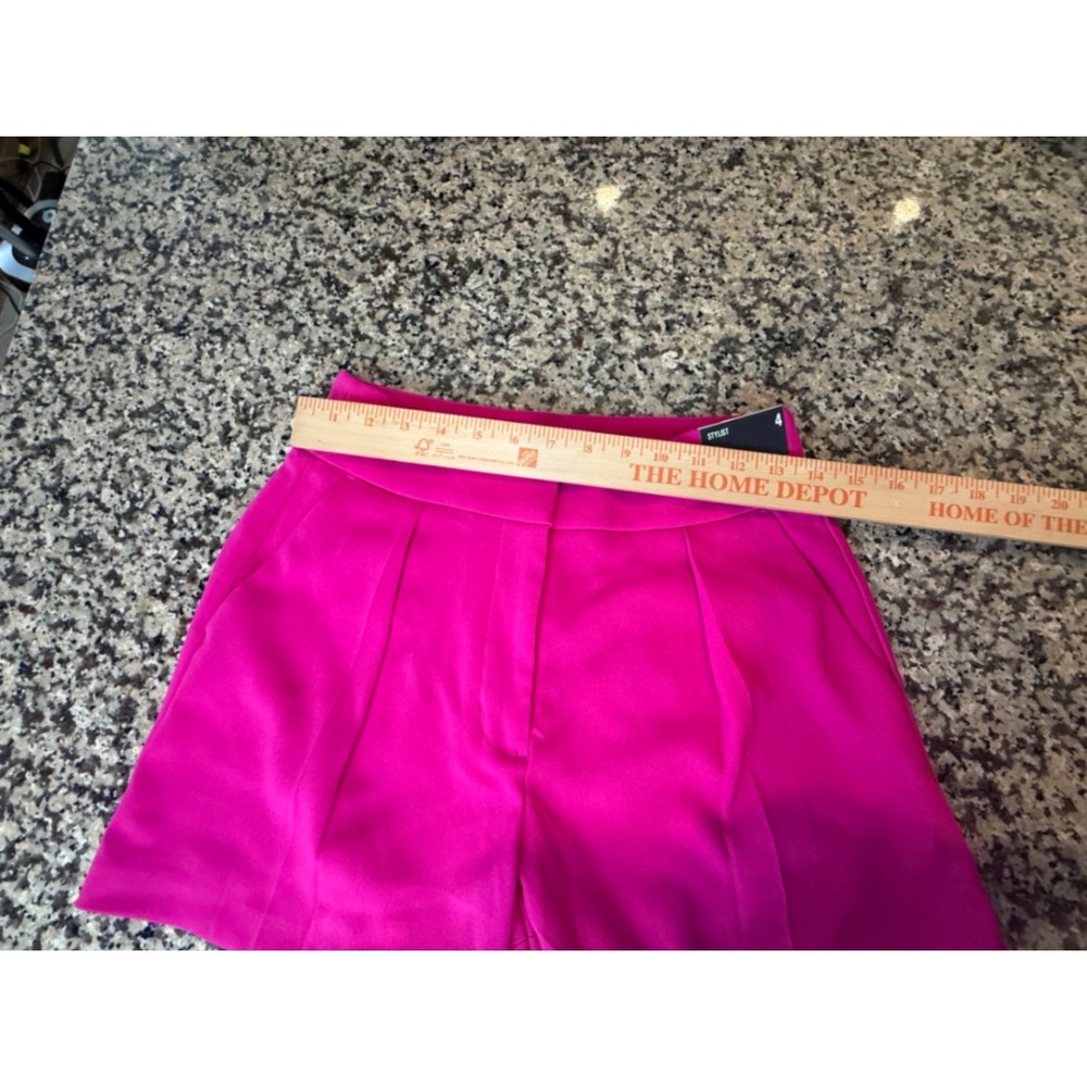 Express Stylist Super High Rise Pleated Dress Shorts Hot Pink Magenta Size 4 NWT - Picture 4 of 10